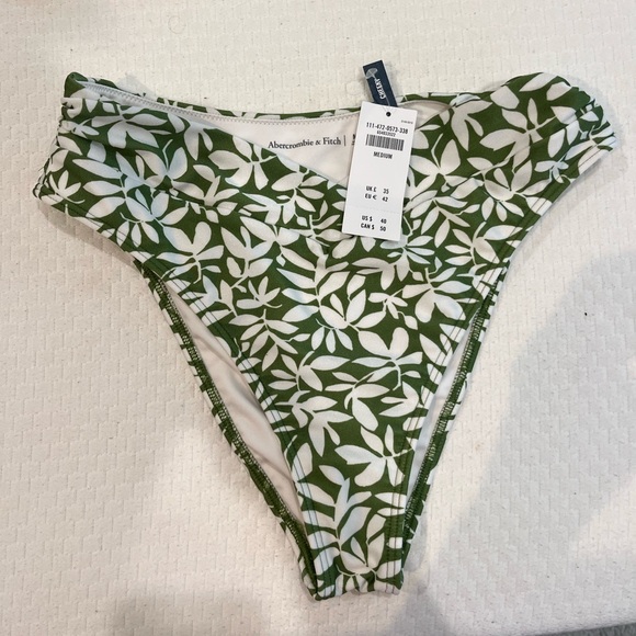 Abercrombie & Fitch Other - ABERCROMBIE- NWT- Swim bottoms - Size medium